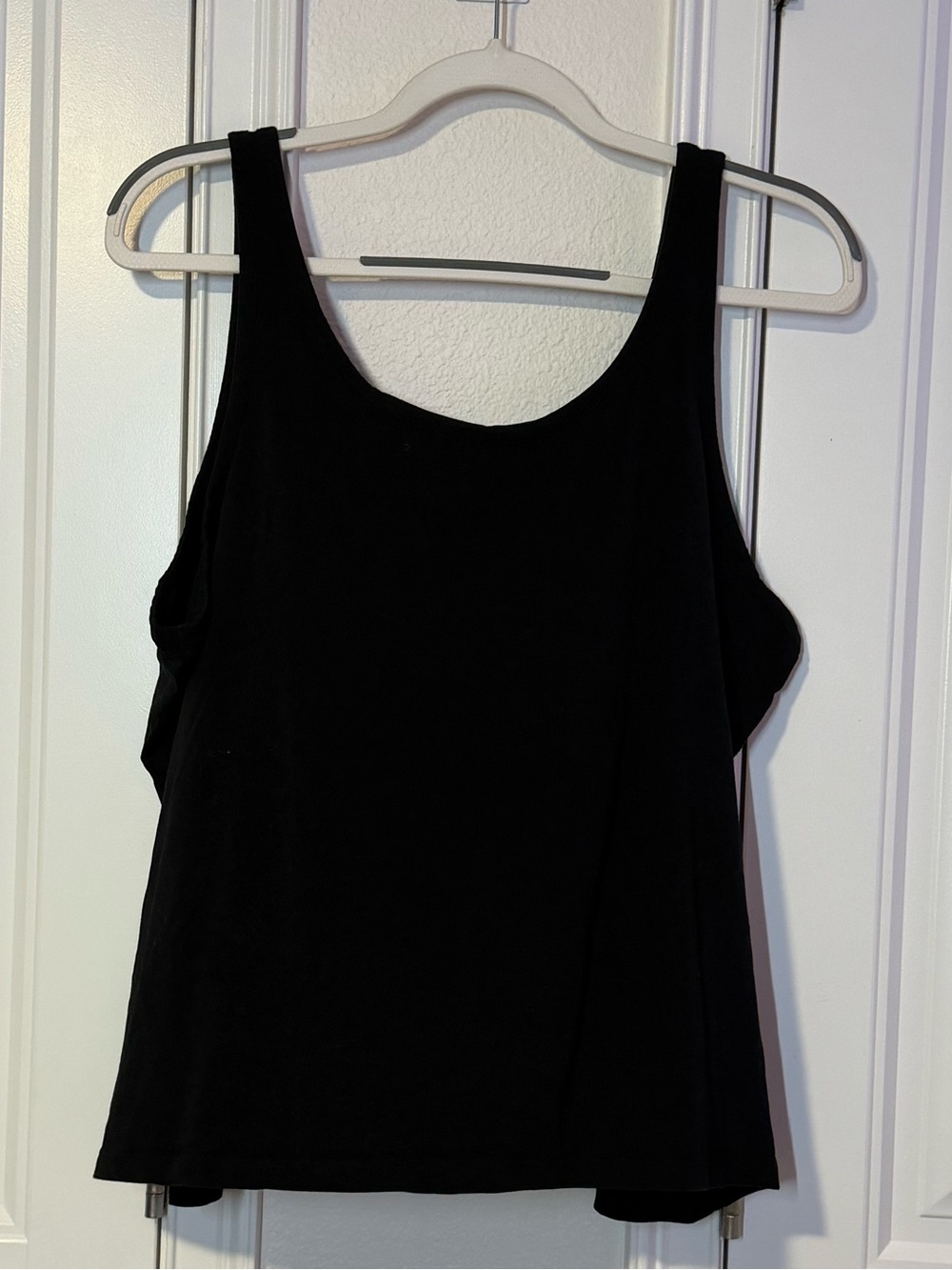 Old Navy Black Scoop Neck Tank Top